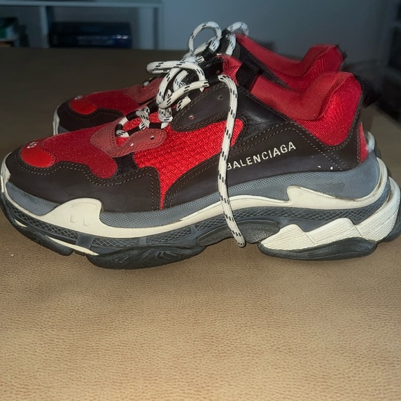 Balenciaga Triple S - Picture 2 of 6